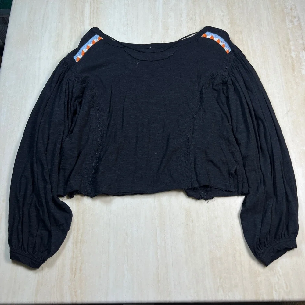 Free People Black Embroidered V Neck Long Sleeve Boho Cropped Top Shirt Size S